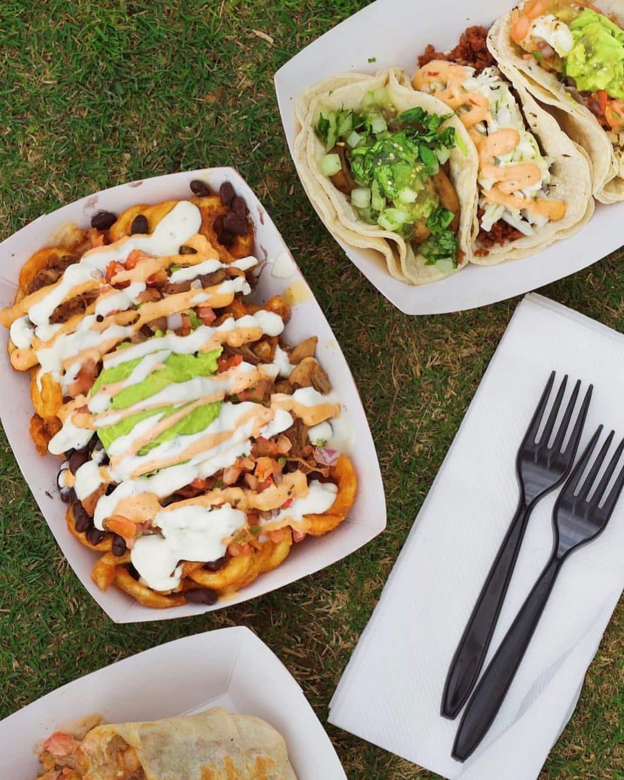 Mexican cuisine from 5 Elementos food truck