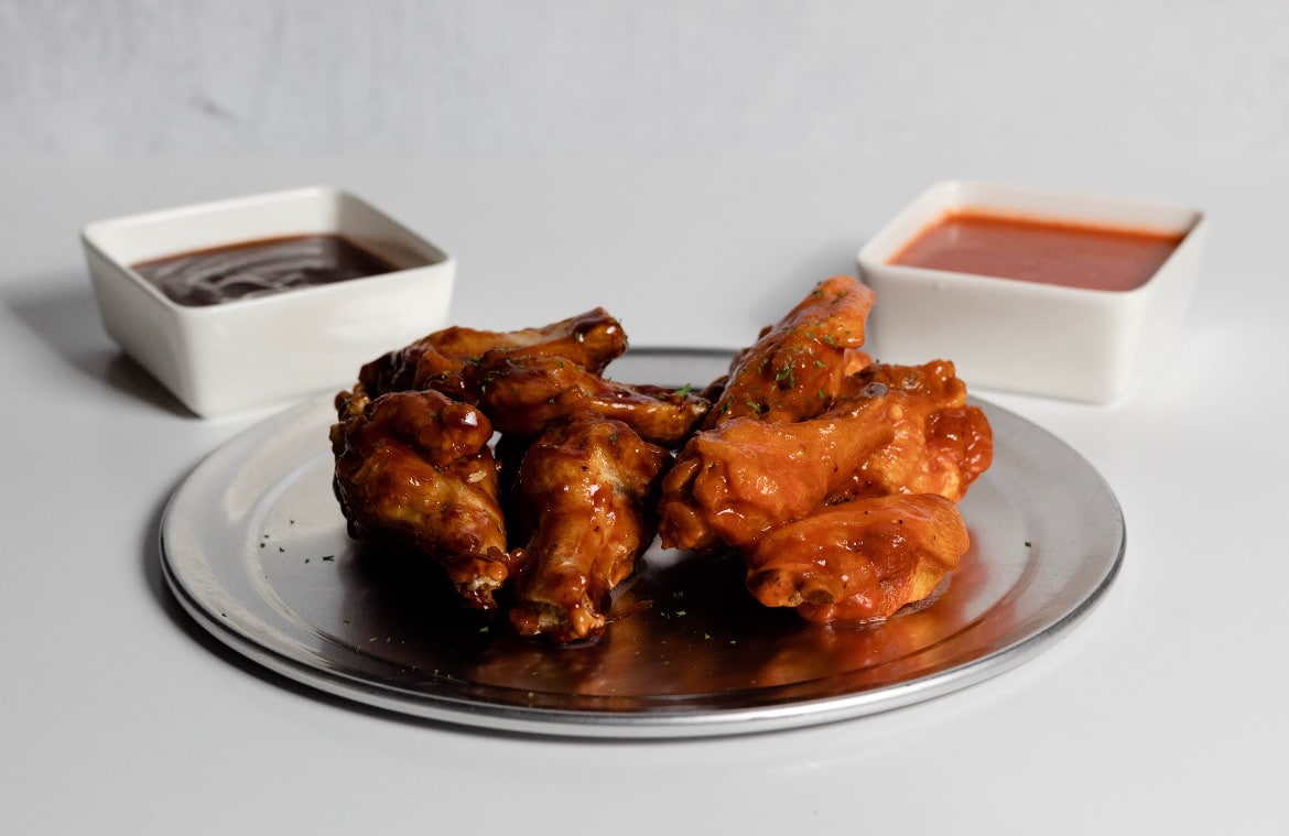 BBQ or Buffalo style chicken wings