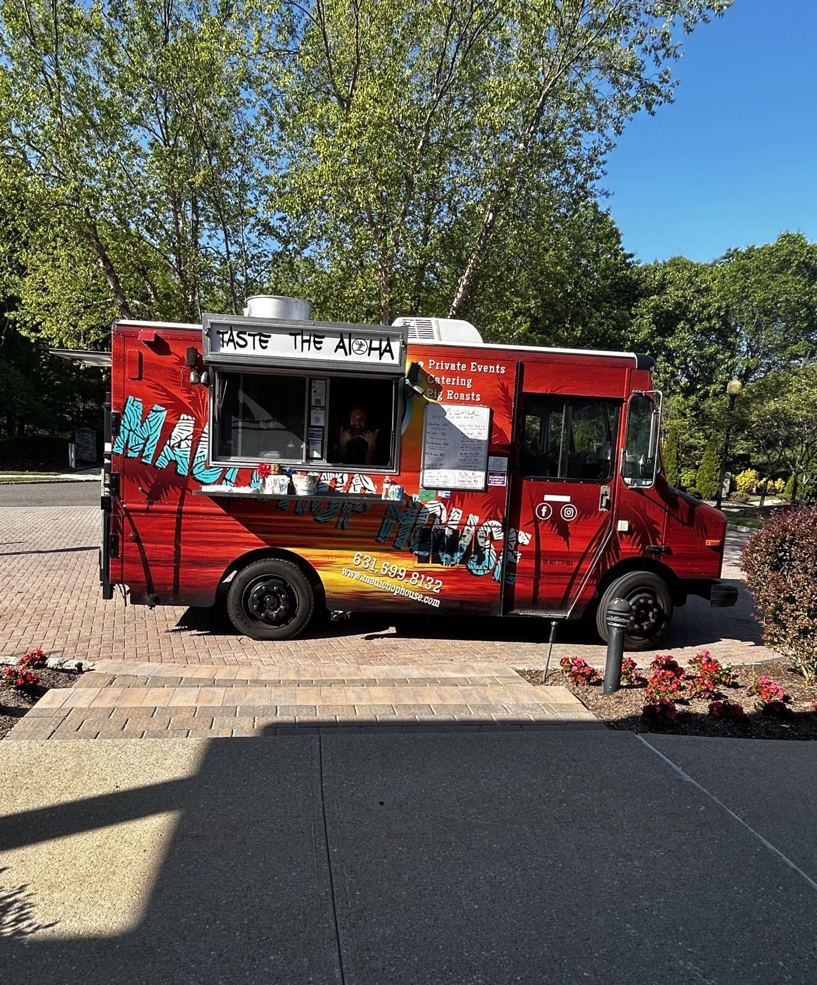 Side view of the Maui Chop House Food Truck