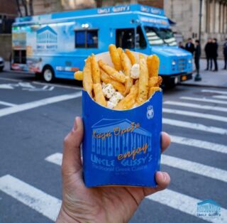 New year's resolution... eat fries with every meal 🍟 Who's with us? 🙋 ⁠
⁠
📸 Greek Fries from @unclegussys food truck ⁠
⁠