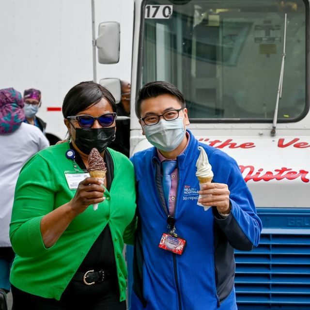 🍦 keeping it cool with nychealthsystem staff & patients to celebrate #PatientExperienceWeek