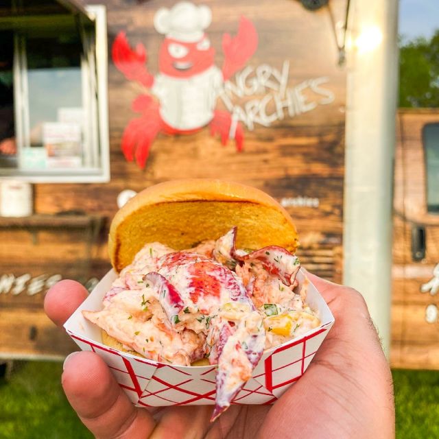 Always down for lobster 🦞 Looking for a seafood truck to cater your next event? Check out angry_archies & book their food truck through our website 🔗 NYFTA.org ⁠
⁠
📸 habaneromac