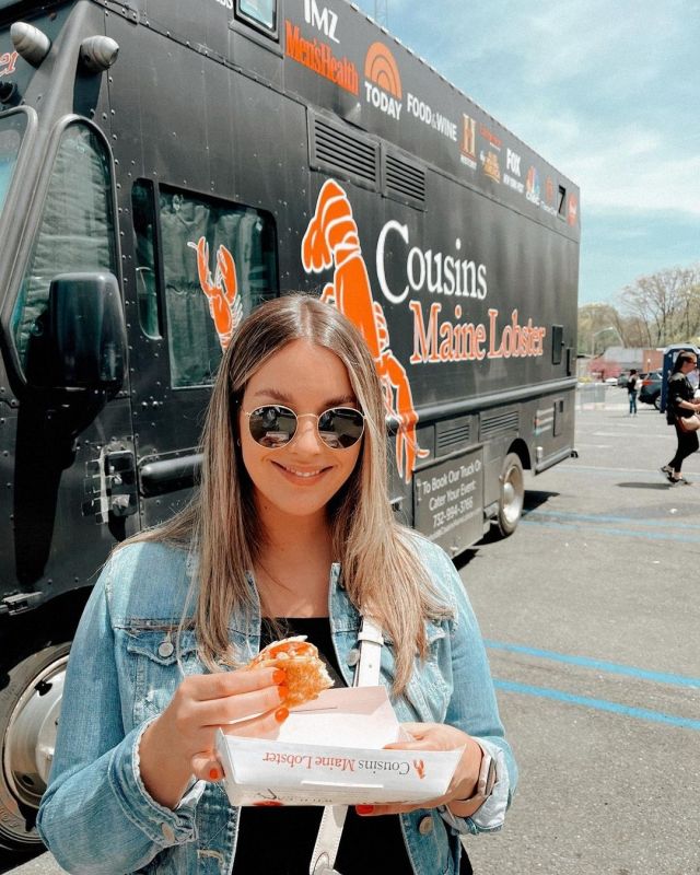 First lobster roll of the summer ✔️🦞⁠ Roll with cousinsmainelobster and book their food truck for your next party through our website 🔗 NYFTA.org⁠
⁠
📸 thesaturdaylocal ⁠
⁠
⁠
⁠
⁠