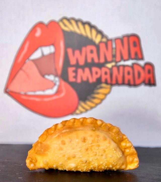 Wanna yummy food truck? 🤤 Book Wanna Empanada for your upcoming event through our website! We make food truck booking simple. You give us the details, we handle the logistics. 

🍴 wannaempanada 
📸 deeeats96 

#wannaempanada #empanadas #nyfoodtruck #foodtruckcatering #foodtruckbooking
