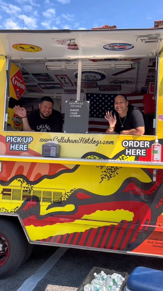 In the mood for comfort food? 🍔🌭 Eat Callahan’s was named the “Best Pig Out Foods in America” by both Food Network & the Travel Channel. You and your guests won’t be let down when you book this delicious food truck for your next event. 

Contact us today to book eatcallahans food truck!
