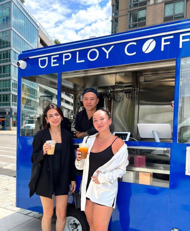 A coffee cart at the office is a great way to celebrate your employees 🤩☕️⁠
⁠
🔗 Link in bio to book deploycoffee ⁠
⁠
📸 emmaplatttt
